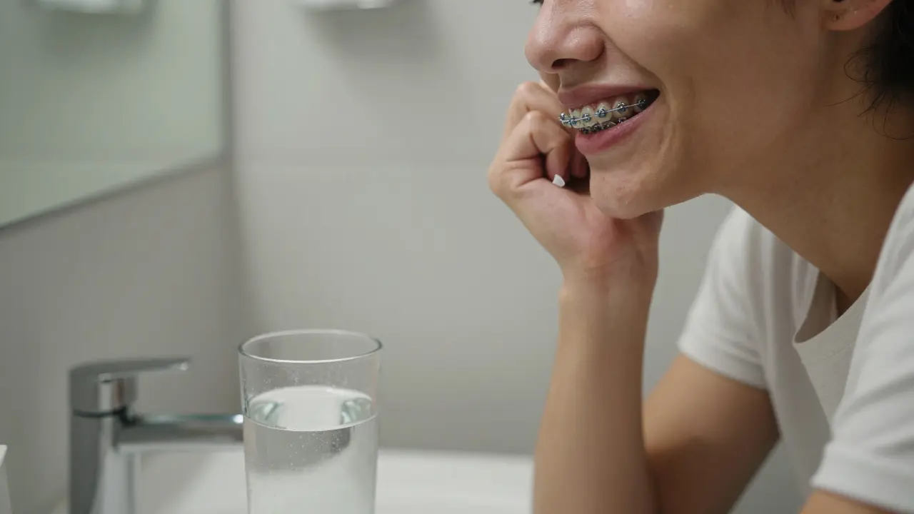 Jak přežít první týden s rovnátky: praktický návod pro začátečníky